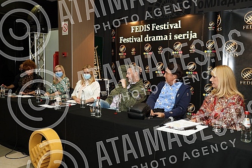 As part of the 11th FEDIS, a panel discussion on regional cooperation in the field of TV series was held at the Belgrade Youth Center.

U okviru 11. FEDIS-a  u Domu omladine Beograda odrzana je Tribina o regionalnoj saradnji u oblasti TV serija.