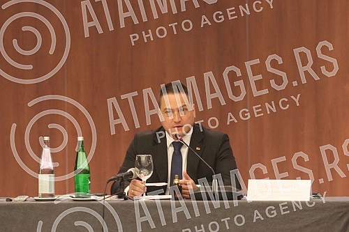 The Regional Youth Cooperation Office (RYCO) organized a grand opening and presentation of exchange programs for high schools in the Western Balkans at the Metropol Hotel.Regionalna kancelarija za saradnju mladih (RYCO) organizovala je u hotel Metr