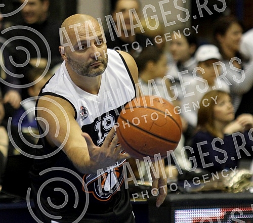 Revijalna utakmica za pomoc KK Partizan pod nazivom 