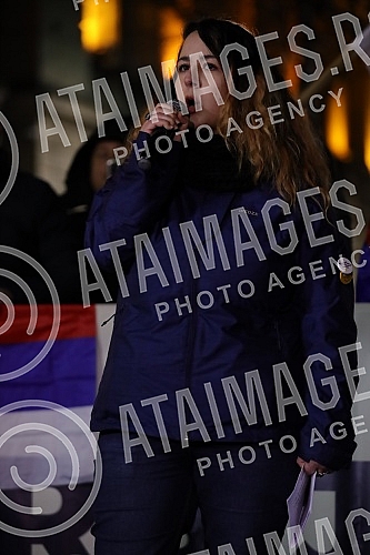 In front of the Presidency of Serbia, despite the ban on the gathering, several hundred citizens gathered at a protest organized by the organization Kreni - Promeni, demanding a ban on the extraction of pine and lithium.Ispred Predsednistva Srbije,