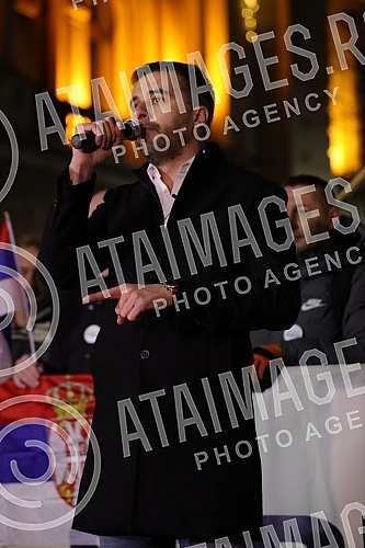 In front of the Presidency of Serbia, despite the ban on the gathering, several hundred citizens gathered at a protest organized by the organization Kreni - Promeni, demanding a ban on the extraction of pine and lithium.Ispred Predsednistva Srbije,