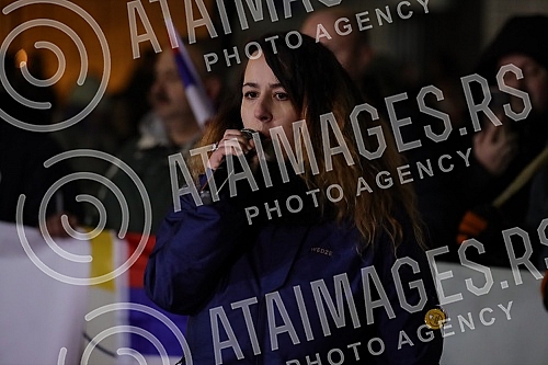 In front of the Presidency of Serbia, despite the ban on the gathering, several hundred citizens gathered at a protest organized by the organization Kreni - Promeni, demanding a ban on the extraction of pine and lithium.Ispred Predsednistva Srbije,