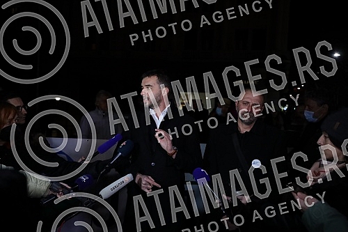 In front of the Presidency of Serbia, despite the ban on the gathering, several hundred citizens gathered at a protest organized by the organization Kreni - Promeni, demanding a ban on the extraction of pine and lithium.Ispred Predsednistva Srbije,