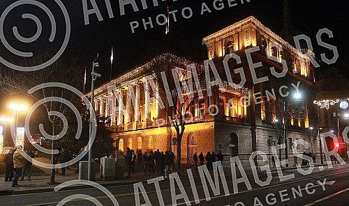 In front of the Presidency of Serbia, despite the ban on the gathering, several hundred citizens gathered at a protest organized by the organization Kreni - Promeni, demanding a ban on the extraction of pine and lithium.Ispred Predsednistva Srbije,