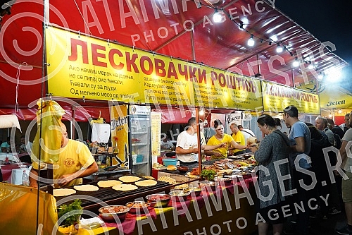 The 32nd Roast has started in Leskovac and will last until August 28.U Leskovcu je pocela 32. Rostiljijada koja ce trajati do 28. avgusta.