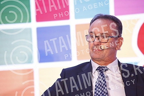 A rally was held in Hotel Zira on the occasion of World HIV Day.U Hotelu Zira odrzan je skup povodom Svetskog dana borbe protiv HIV-a.