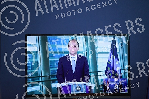 At the Palace of Serbia, Minister for European Integration Jadranka Joksimovic and Head of the EU Delegation to Serbia Sem Fabrizi signed the Financial Agreement for the first part of the IPA program for 2020.U Palati Srbije ministarka za evropske 