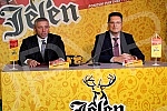 The Football Federation of Serbia and Apatin Brewery signed a sponsorship contract.Fudbalski savez Srbije i Apatinska pivara potpisali su sponzorski ugovor. 