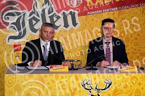 The Football Federation of Serbia and Apatin Brewery signed a sponsorship contract.Fudbalski savez Srbije i Apatinska pivara potpisali su sponzorski ugovor. 
