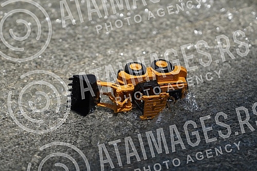 In front of the fountain on Andricev venac, a performance by organizations gathered around the 