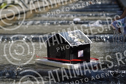 In front of the fountain on Andricev venac, a performance by organizations gathered around the 