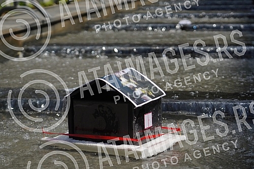 In front of the fountain on Andricev venac, a performance by organizations gathered around the 