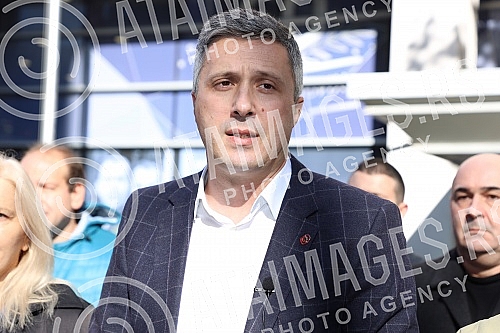 President of the Serbian movement Dveri Bosko Obradovic and environmental activist prof. Dr. Dusko Kuzovic, held a press conference in front of the building of the Radio Television of Serbia, with the topic: 