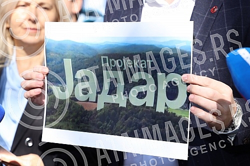 President of the Serbian movement Dveri Bosko Obradovic and environmental activist prof. Dr. Dusko Kuzovic, held a press conference in front of the building of the Radio Television of Serbia, with the topic: 