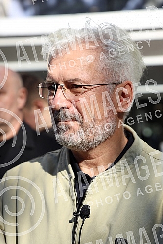 President of the Serbian movement Dveri Bosko Obradovic and environmental activist prof. Dr. Dusko Kuzovic, held a press conference in front of the building of the Radio Television of Serbia, with the topic: 