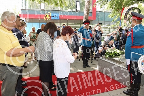 In Banja Luka, the 30th anniversary of the death of 12 babies at the Clinical Center due to lack of oxygen was marked at the Zivot memorial.U Banjaluci je kod spomen-obelezja Zivot obelezena 30. godisnjica stradanja 12 beba u Klinickom centru zbog 