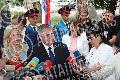 In Banja Luka, the 30th anniversary of the death of 12 babies at the Clinical Center due to lack of oxygen was marked at the Zivot memorial.U Banjaluci je kod spomen-obelezja Zivot obelezena 30. godisnjica stradanja 12 beba u Klinickom centru zbog 