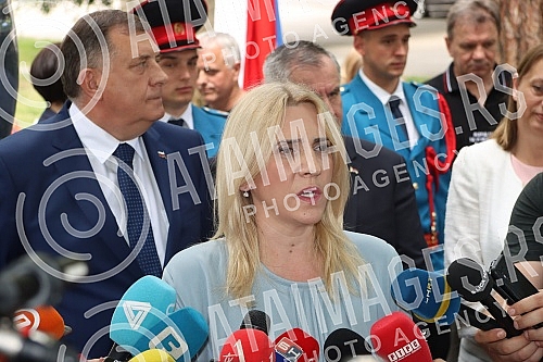 In Banja Luka, the 30th anniversary of the death of 12 babies at the Clinical Center due to lack of oxygen was marked at the Zivot memorial.U Banjaluci je kod spomen-obelezja Zivot obelezena 30. godisnjica stradanja 12 beba u Klinickom centru zbog 