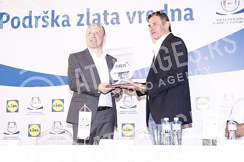 A press conference was held in the Promenade on the occasion of signing and marking the general sponsorship for 2022/2023. year between Lidl Serbia and the Water Polo Association of Serbia.U Promenadi je odrzana konferencija za medije povodom potpi