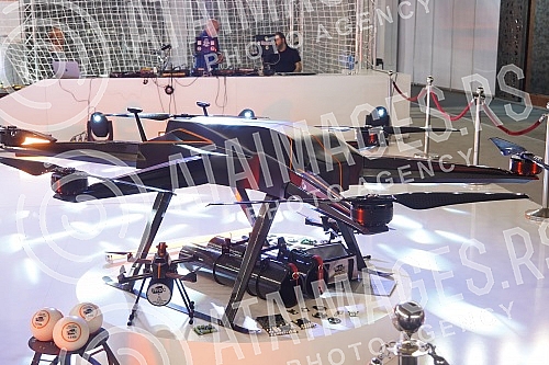 As part of the 64th International Fair of Technology and Technical Achievements at the Belgrade Fair, in Hall 3 at the PR-DC stand (Pink Research & Development Center), DJ Zex played music at the After Work Matinee.U okviru 64. Medjunarodnog sajma 