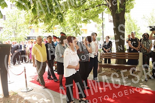 In Banja Luka, the 30th anniversary of the death of 12 babies at the Clinical Center due to lack of oxygen was marked at the Zivot memorial.U Banjaluci je kod spomen-obelezja Zivot obelezena 30. godisnjica stradanja 12 beba u Klinickom centru zbog 
