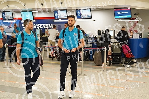 The basketball team of Serbia left early this morning from Nikola Tesla Airport to Prague for the European Championship.Kosarkaska reprezentacija Srbija otputovala je rano jutros sa aerodromu Nikola Tesla u Prag na Evropsko prvenstvo.