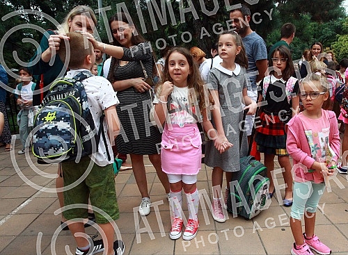 First Vice-President of the Government of Serbia and Minister of Education, Science and Technological Development Branko Ruzic visited the students and teachers of 