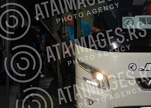 The basketball team of Serbia left early this morning from Nikola Tesla Airport to Prague for the European Championship.Kosarkaska reprezentacija Srbija otputovala je rano jutros sa aerodromu Nikola Tesla u Prag na Evropsko prvenstvo.