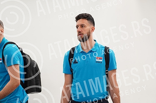 The basketball team of Serbia left early this morning from Nikola Tesla Airport to Prague for the European Championship.Kosarkaska reprezentacija Srbija otputovala je rano jutros sa aerodromu Nikola Tesla u Prag na Evropsko prvenstvo.