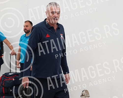 The basketball team of Serbia left early this morning from Nikola Tesla Airport to Prague for the European Championship.Kosarkaska reprezentacija Srbija otputovala je rano jutros sa aerodromu Nikola Tesla u Prag na Evropsko prvenstvo.
