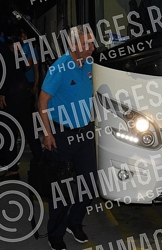 The basketball team of Serbia left early this morning from Nikola Tesla Airport to Prague for the European Championship.Kosarkaska reprezentacija Srbija otputovala je rano jutros sa aerodromu Nikola Tesla u Prag na Evropsko prvenstvo.