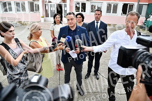 n the occasion of the beginning of the school year, the First Vice-President of the Government of Serbia and the Minister of Education, Science and Technological Development Branko Ruzic visited the 