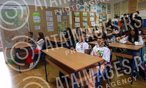 First Vice-President of the Government of Serbia and Minister of Education, Science and Technological Development Branko Ruzic visited the students and teachers of 