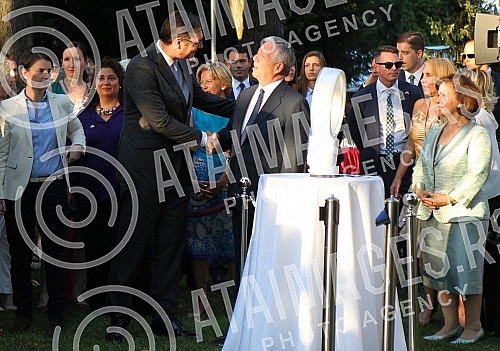 Celebration of the American holiday on July 4th (Independence Day) held at the residence of the United States Embassy in Belgrade.Proslava americkog praznika 4. jul (Dan nezavisnosti) odrzan u rezidenciji ambasade Sjedinjenih Americkih Drzava u Beog