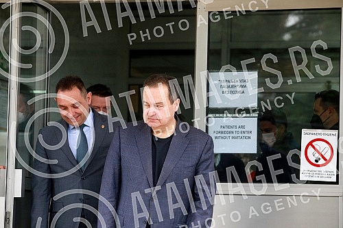 At the Torlak Institute of virology, vaccines and serums, the resident of the National assembly of the Republic of Serbia Ivica Dacic and the Minister of the interior Aleksandar Vulin received the Russian vaccine the Sputnik V against virus corona, a