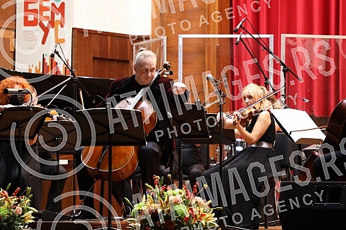 The concert of the chamber ensemble of 13 strings and Denis Shapovalov (cello and electric cello) as part of the 53rd edition of BEMUS was held in the great hall of Kolarac's endowment, and Shapovalov performed a program - 
