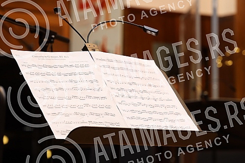 The concert of the chamber ensemble of 13 strings and Denis Shapovalov (cello and electric cello) as part of the 53rd edition of BEMUS was held in the great hall of Kolarac's endowment, and Shapovalov performed a program - 