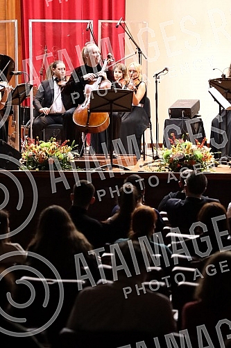 The concert of the chamber ensemble of 13 strings and Denis Shapovalov (cello and electric cello) as part of the 53rd edition of BEMUS was held in the great hall of Kolarac's endowment, and Shapovalov performed a program - 