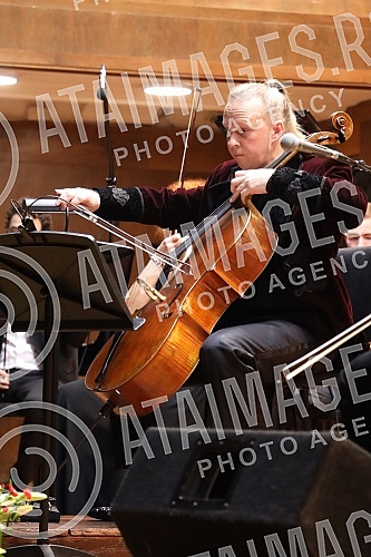 The concert of the chamber ensemble of 13 strings and Denis Shapovalov (cello and electric cello) as part of the 53rd edition of BEMUS was held in the great hall of Kolarac's endowment, and Shapovalov performed a program - 