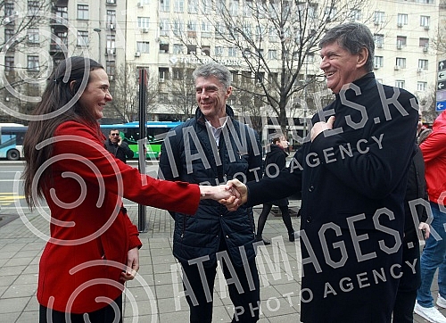 The 112th birthday of the Olympic Committee of Serbia was marked on the plateau in front of the Hotel Moskva.112. rodjendan Olimpijskog komiteta Srbije obelezen je na platou ispred hotela Moskva.