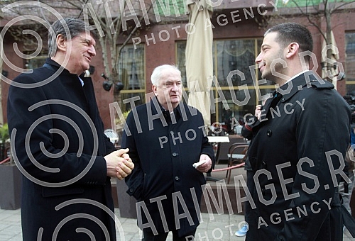 The 112th birthday of the Olympic Committee of Serbia was marked on the plateau in front of the Hotel Moskva.112. rodjendan Olimpijskog komiteta Srbije obelezen je na platou ispred hotela Moskva.