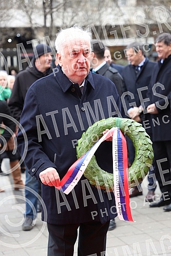 The 112th birthday of the Olympic Committee of Serbia was marked on the plateau in front of the Hotel Moskva.112. rodjendan Olimpijskog komiteta Srbije obelezen je na platou ispred hotela Moskva.