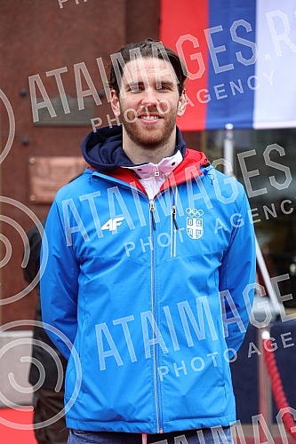 The 112th birthday of the Olympic Committee of Serbia was marked on the plateau in front of the Hotel Moskva.112. rodjendan Olimpijskog komiteta Srbije obelezen je na platou ispred hotela Moskva.