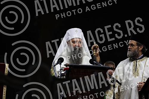 In the organization of the Holy Synod of Bishops of the Serbian Orthodox Church, in front of the Church of Saint Sava, a national prayer for the sanctity of marriage and the family, for harmony and peace in our nation, which was served by Serbian Pat