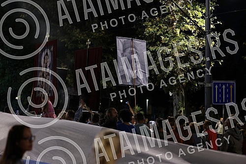 In the organization of the Holy Synod of Bishops of the Serbian Orthodox Church, in front of the Church of Saint Sava, a national prayer for the sanctity of marriage and the family, for harmony and peace in our nation, which was served by Serbian Pat
