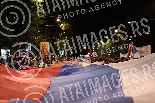 In the organization of the Holy Synod of Bishops of the Serbian Orthodox Church, in front of the Church of Saint Sava, a national prayer for the sanctity of marriage and the family, for harmony and peace in our nation, which was served by Serbian Pat