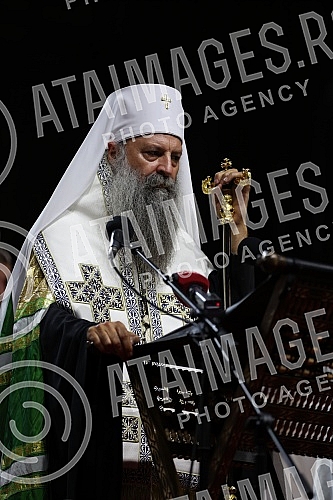 In the organization of the Holy Synod of Bishops of the Serbian Orthodox Church, in front of the Church of Saint Sava, a national prayer for the sanctity of marriage and the family, for harmony and peace in our nation, which was served by Serbian Pat