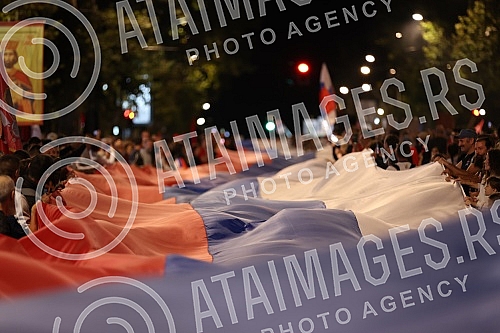 In the organization of the Holy Synod of Bishops of the Serbian Orthodox Church, in front of the Church of Saint Sava, a national prayer for the sanctity of marriage and the family, for harmony and peace in our nation, which was served by Serbian Pat