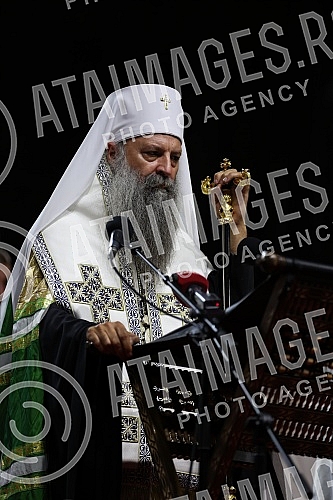 In the organization of the Holy Synod of Bishops of the Serbian Orthodox Church, in front of the Church of Saint Sava, a national prayer for the sanctity of marriage and the family, for harmony and peace in our nation, which was served by Serbian Pat