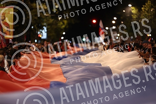 In the organization of the Holy Synod of Bishops of the Serbian Orthodox Church, in front of the Church of Saint Sava, a national prayer for the sanctity of marriage and the family, for harmony and peace in our nation, which was served by Serbian Pat